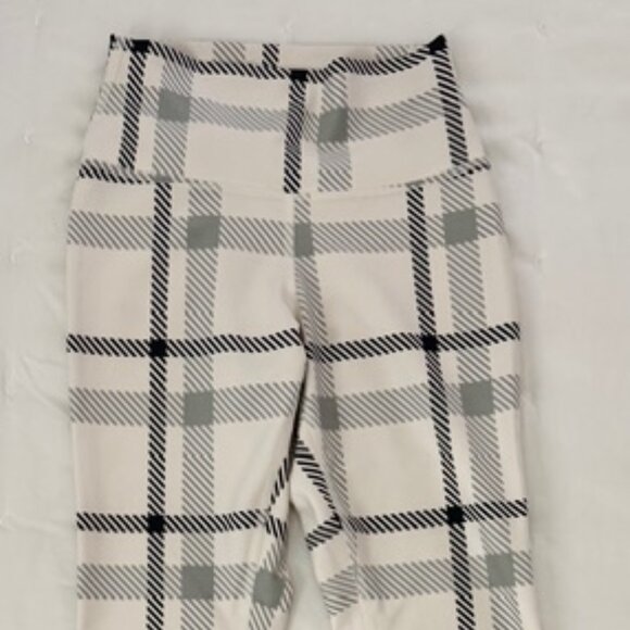 ALO Yoga Pants - Alo 7/8 Legging - Ivory Plaid